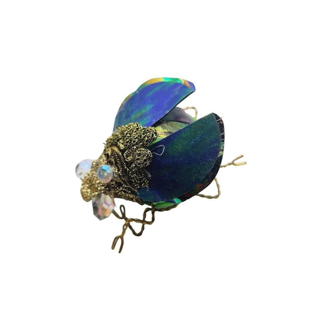 Unusual Vintage Dimensional Hand Done Wire Fabric Bug/Bee Brooch (A2201)